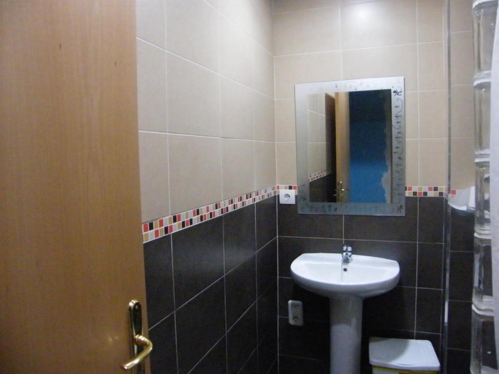 Pension Corona Zaragoza Room photo